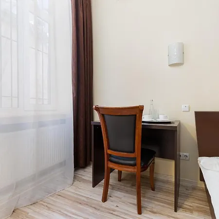 Apartahotel Leonrooms *