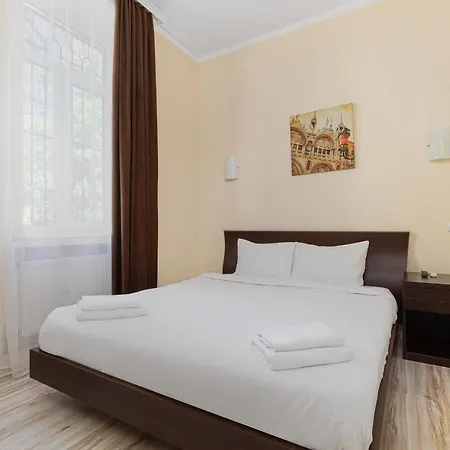 Leonrooms *